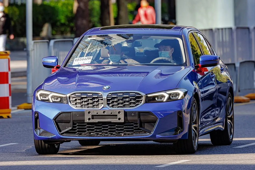 BMW 320i